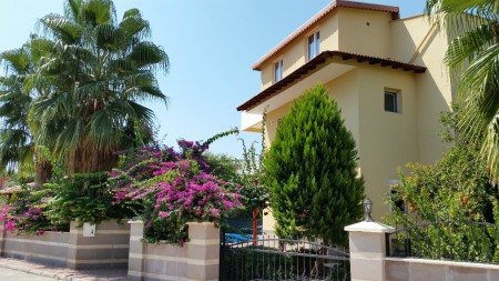 1 no'lu 5+1 Lüks Villa